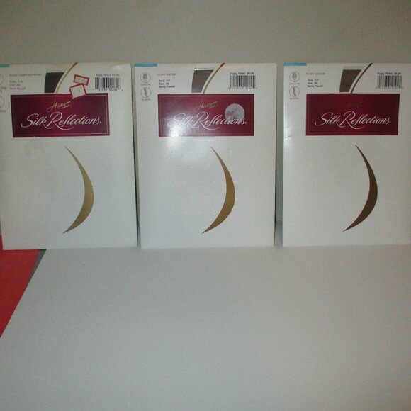 Sheer Pantyhose Nylons AB Taupe Beige 3 Pair NIP NOS 1998 Hanes Silk Reflections - Picture 1 of 4